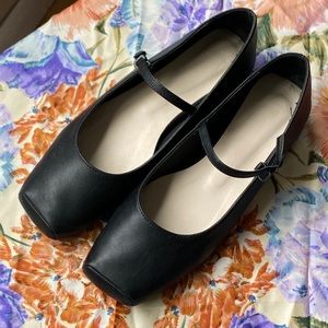 Mary Janes 🪄🐈‍⬛🕸